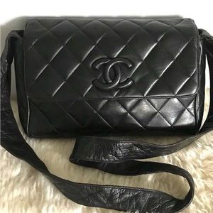 AUTH CHANEL BLACK LAMBSKIN CROSSBODY RARE VINTAGE QUILTED FLAP BAG EUC LUXURY